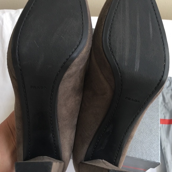 Prada Suede Pumps 38/7.5 with box and dust bag - Picture 4 of 8